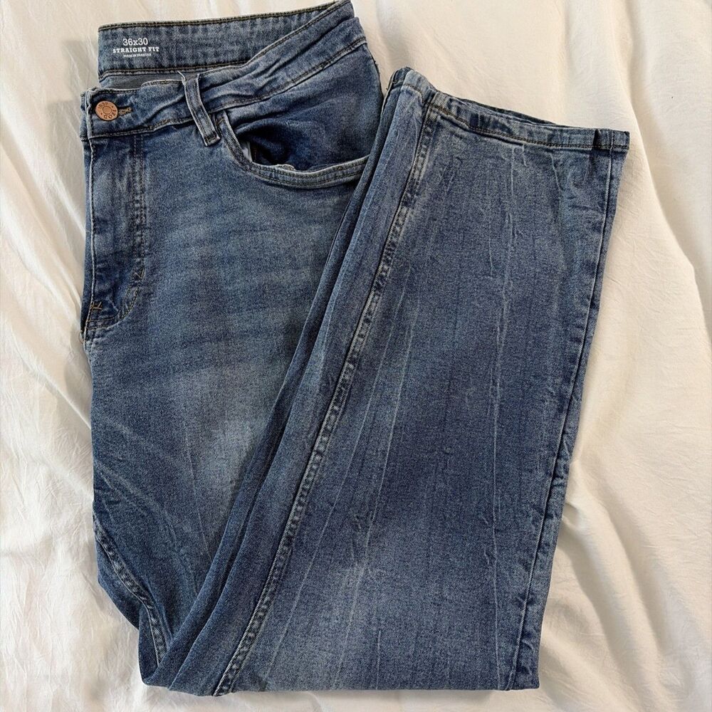 IZOD Saltwater Straight Fit Jeans Men’s 36x30 medium Wash Stretch Denim Pants